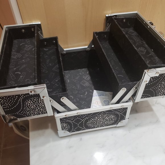 MODELLA Beauty Vanity Case, Storage- Organization Box - Picture 11 of 16